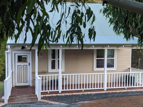 Idlewild Bridgetown - Sydneys Hotel 1