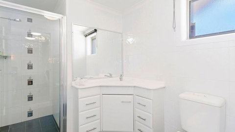 Adrift Apartments - Sydneys Hotel 2