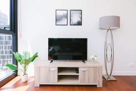 AirTrip Apartment II On Cordelia Street - Sydneys Hotel 1