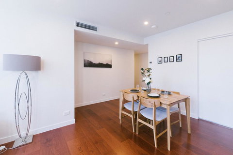 AirTrip Apartment II On Cordelia Street - Sydneys Hotel 2