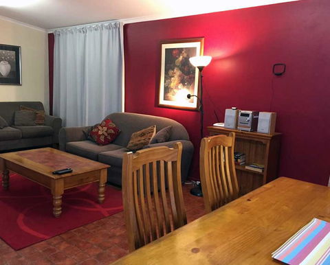 Alexander Cottage - Sydneys Hotel 0