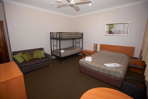 Alishan International Guest House - Sydneys Hotel 3