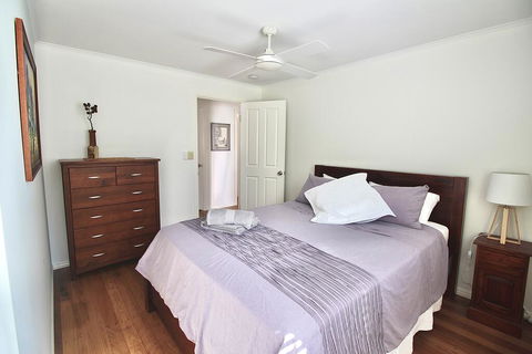 Aloha Alex Beach House Pet-friendly- 450m To The Beach - Sydneys Hotel 3