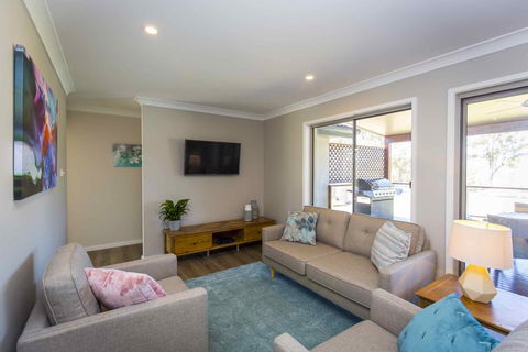 Amani - Sydneys Hotel 3