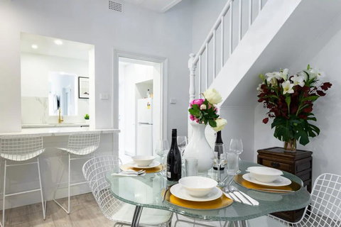 Amazing Waterview Terrace At The Rocks Sydney CBD - Sydneys Hotel 1