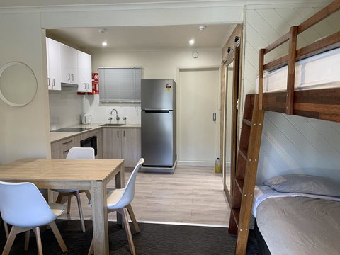 Aneeki Ski Lodge - Sydneys Hotel 3