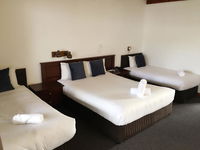 Book Biloela Accommodation Vacations Sydneys Hotel Sydneys Hotel