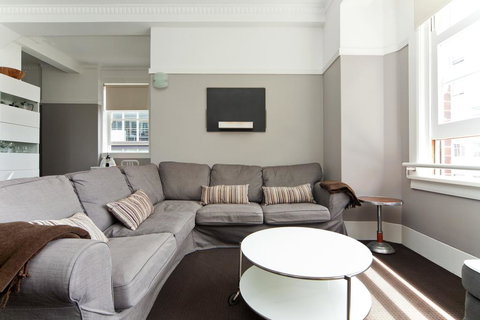 Apt - Sunny With Views - Sydneys Hotel 0