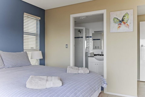 Aqua Shores Award Winning Apartment - Sydneys Hotel 3
