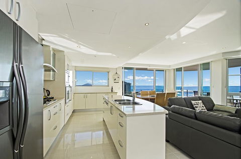 Aqua Vista Resort - Sydneys Hotel 0