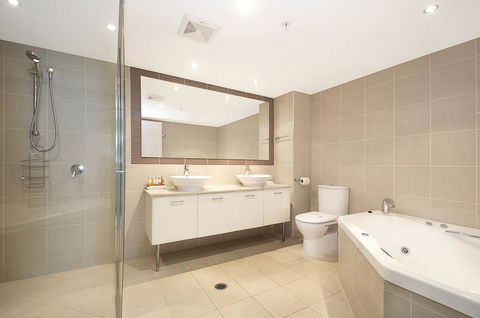 Aqua Vista Resort - Sydneys Hotel 1