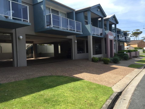 Aquarius Apartments Mollymook - Sydneys Hotel 0