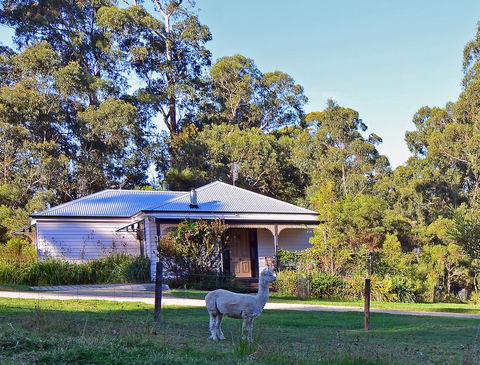 Araluen Park Cottages - Sydneys Hotel 0