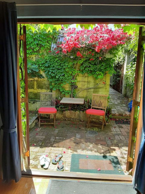 Art & Garden Retreat - Sydneys Hotel 3