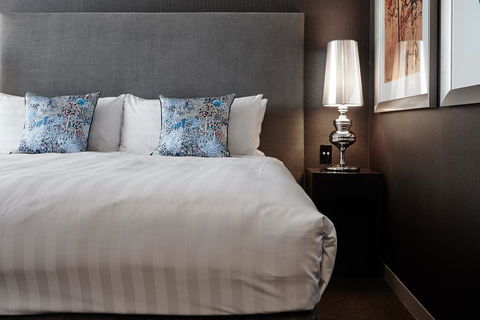 Art Series - The Olsen - Sydneys Hotel 1
