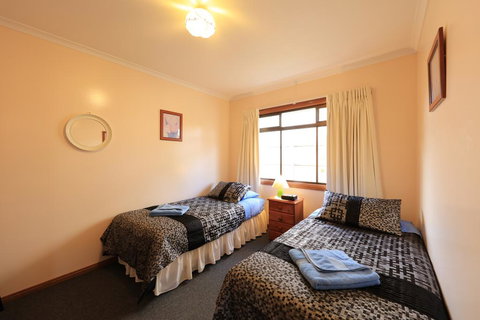 Arthur River Holiday Units - Sydneys Hotel 0