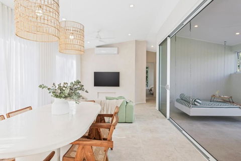 Luxurious Mediterranean-Inspired Guesthouse - Sydneys Hotel 2