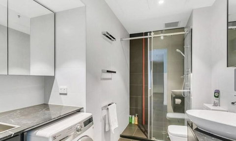 Luxury 2 Bdrm In Watson At Walkerville With Balcony, FREE Carpark, Near Adelaide CBD - Sydneys Hotel 1
