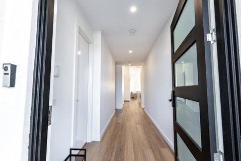 Luxury Home Away From Home - Sydneys Hotel 2