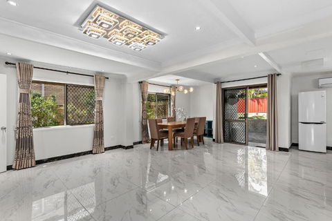 Luxury Living 2B2B In Southern Brisbane Parking - Sydneys Hotel 1