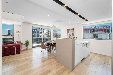 Mascot Spacious Loft Apt Near Train - Sydneys Hotel 2