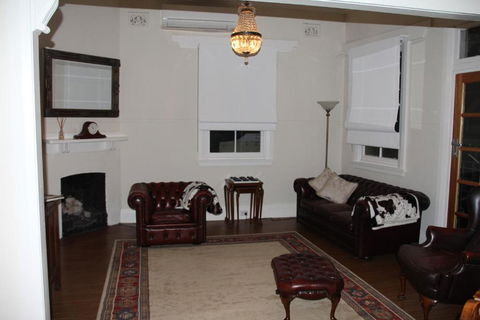 Mentor Chambers Apartment Bed & Breakfast - Sydneys Hotel 2