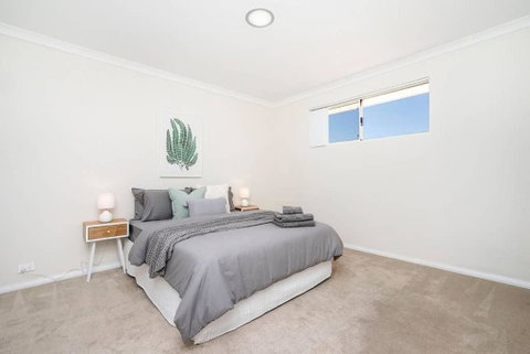 Modern Midland Retreat 2br 1 Bth - Sydneys Hotel 1