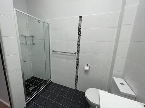 Modern 2 Bedroom Warehouse Conversion - Sydneys Hotel 2