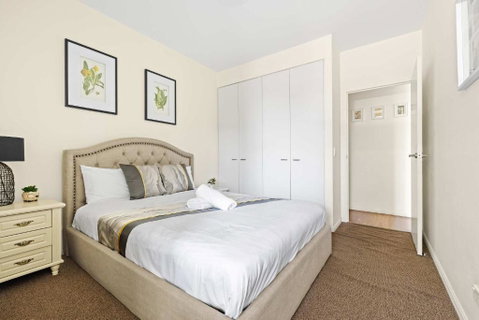 Modern Apt - Free Parking - Convenient Location - Sydneys Hotel 1