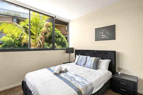 Modern Apt - Free Parking - Convenient Location - Sydneys Hotel 0
