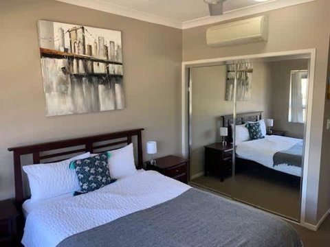 Modern Beach Apartment - Sydneys Hotel 2