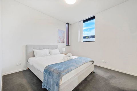 Modern Two Bed Apt In The Centre Of Erskenville - Sydneys Hotel 1