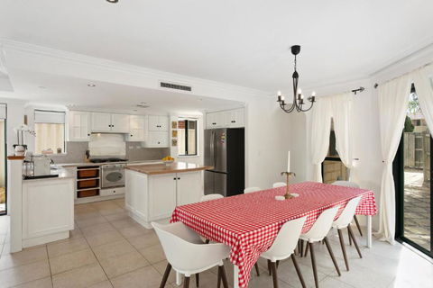 Newly Renovated Home Steps From Sorrento Beach - Sydneys Hotel 3