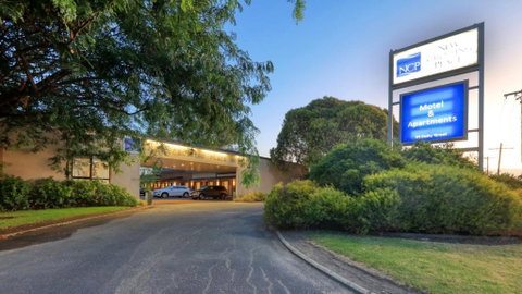 New Crossing Place Motel - Sydneys Hotel 0