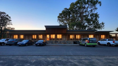 New Crossing Place Motel - Sydneys Hotel 3