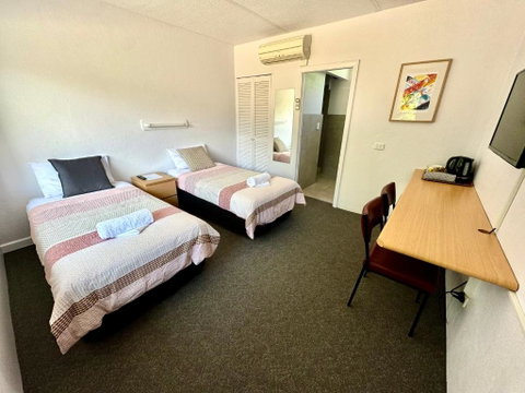 Mount Beauty Motor Inn - Sydneys Hotel 3