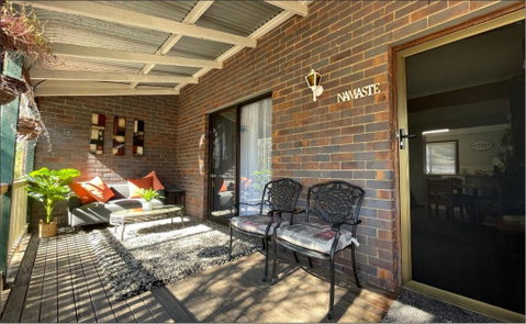 Namaste - Sydneys Hotel 0