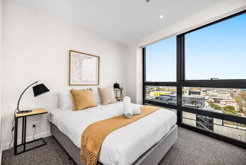 NEW Spectacular Views Southbank - Sydneys Hotel 3