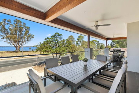 NEW - Sunrise Waters Holiday House - Sydneys Hotel 0