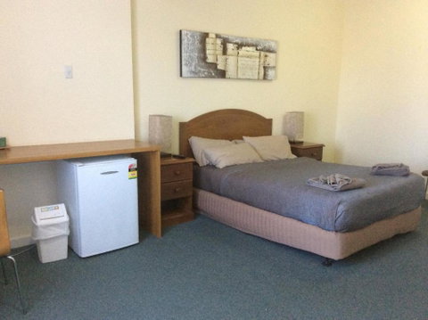 New Whyalla Hotel - Sydneys Hotel 2