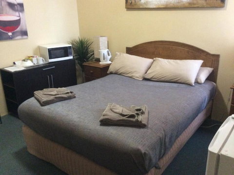 New Whyalla Hotel - Sydneys Hotel 1