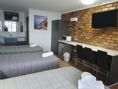 Morwell Parkside Motel - Sydneys Hotel 2