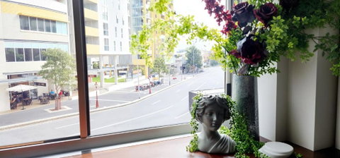 NYC Loft Brisbane, Free Parking! - Sydneys Hotel 1