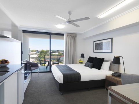 Oaks Mackay Carlyle Suites - Sydneys Hotel 1
