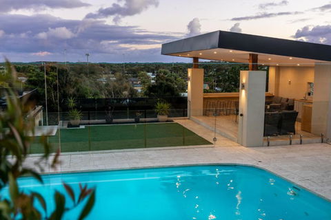 OASIS ON SUNSET - Tranquility Close To The Ocean - Sydneys Hotel 1