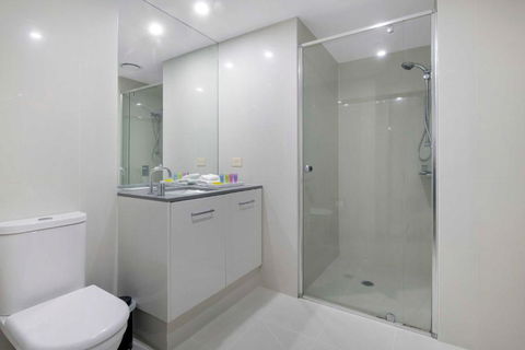 OCEAN VIEW APARTMENTS - Circle On Cavill - Self Contained & Privately Managed - Sydneys Hotel 3