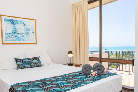 OCEAN VIEWS 10 - Sydneys Hotel 3