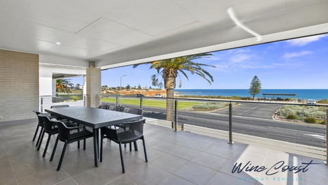 Oceanview Escape By Wine Coast Holidays - Sydneys Hotel 0