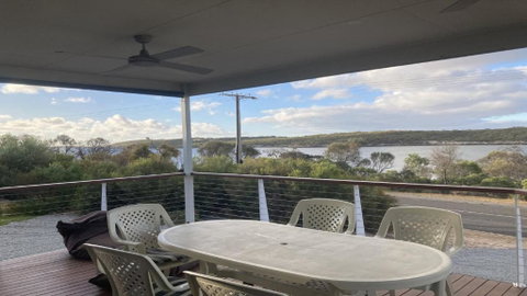 Off The Net - New Listing - Esplanade Property With Views Of The Channel - Sydneys Hotel 1