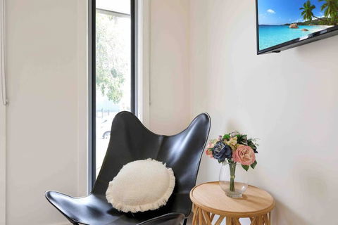 OG Spa Retreat- 3 Bedroom, Spa, Central, Aircon - Sydneys Hotel 3